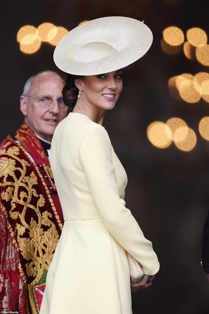 نگاهی به کلکسیون چشمگیر جواهرات ملکه بریتانیا