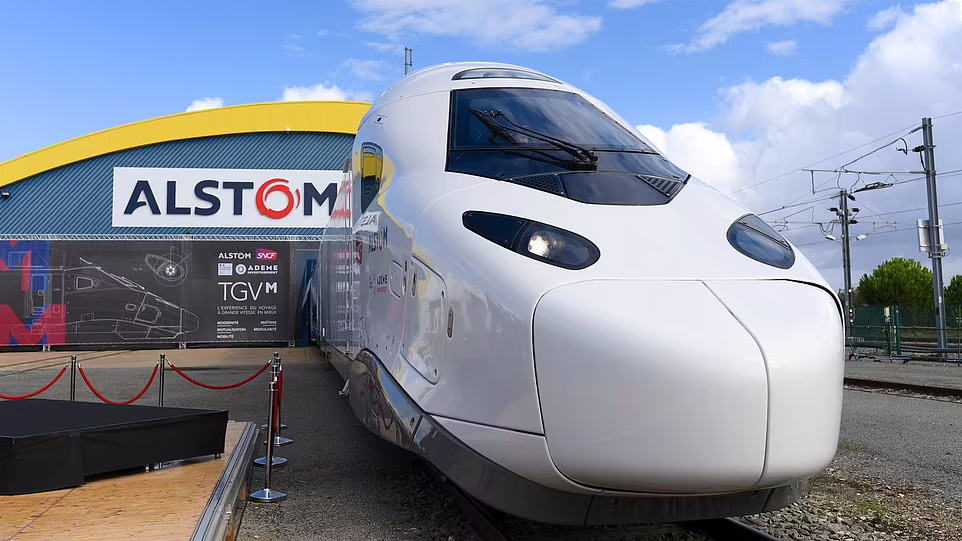 رونمایی فرانسه از قطار سریع السیر جدید با سرعت بیش از ۳۵۰ کیلومتر در ساعت