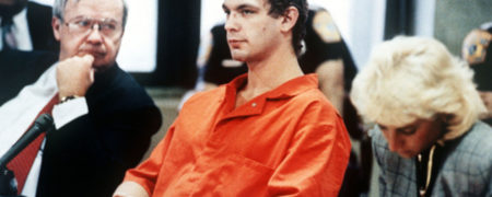 آزمایشات زامبی‌سازی یک قاتل سریالی آدمخوار با حفر سوراخ در جمجمه‌ و تزریق اسید به مغز