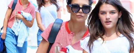 پیاده روی کیتی هولمز و دخترش سوری کروز با لباس های هماهنگ در نیویورک