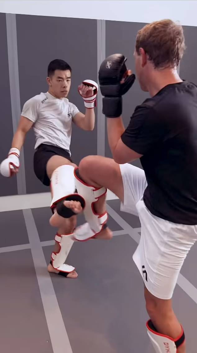 فیلم مبارزه مارک زاکربرگ با قهرمان UFC 