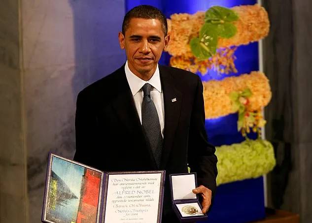 چرا باراک اوباما جایزه امی برده است؟