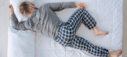 چرا هرگز نباید روی شکم بخوابید و بهترین روش خوابیدن برای جلوگیری از کمردرد چیست؟