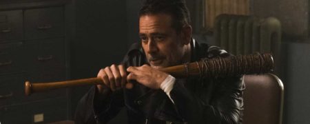 حراج وسایل سریال «مردگان متحرک»؛ چوب بیسبال نیگان از موتور داریل پیشی گرفت