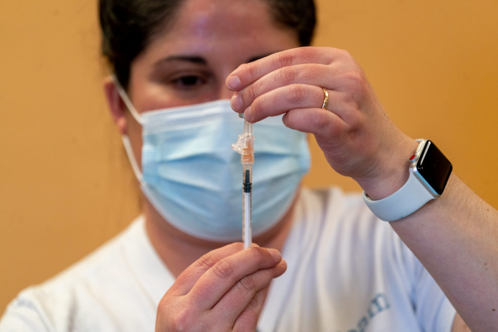 خطر واکسن کرونا برای جوانان چیست؟