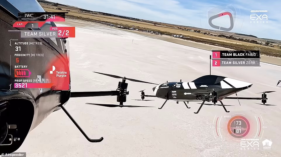 رقابت دو ماشین ماسبقه پرنده کنترل از راه دور برای اولین بار در آسمان + ویدیو