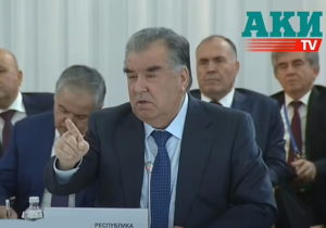 انتقاد بی سابقه رییس جمهور تاجیکستان از ولادیمیر پوتین مقابل خود وی