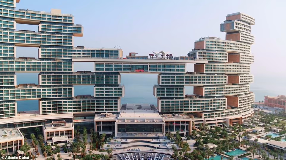 رونمایی از تصاویر خیره کننده هتل آتلانتیس رویال دبی به سبک بازی «جنگا» + ویدیو