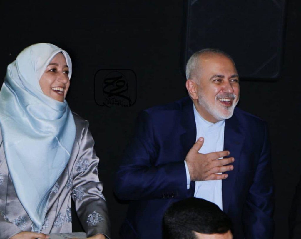 شایعه خارج کردن ۴ میلیون یورو توسط جواد ظریف و همسرش از ایران و واکنش او
