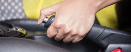 داستان عجیب زنی که ۳ بار توسط خودروی خودش زیر گرفته شد