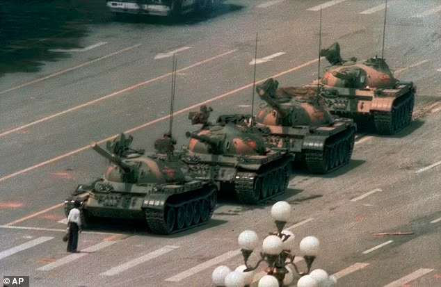 ایستادگی معترضان چینی، یادآور «مرد تانکی» شد!