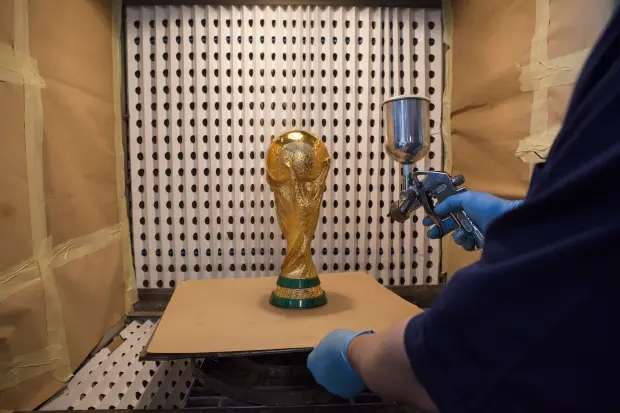 جام طلایی رقابت های جام جهانی فوتبال چگونه ساخته می شود؟