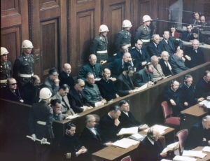 کشف نامه وزیر امور خارجه آدولف هیتلر به پادشاه بریتانیا در دادگاه نورنبرگ