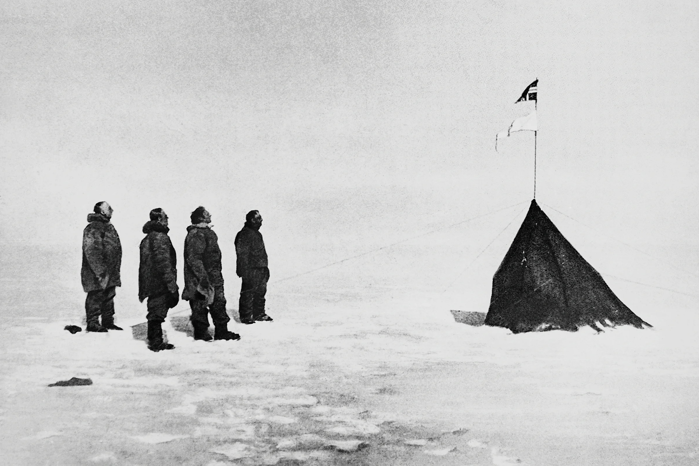 من كان أول شخص وصل إلى القطب الجنوبي؟