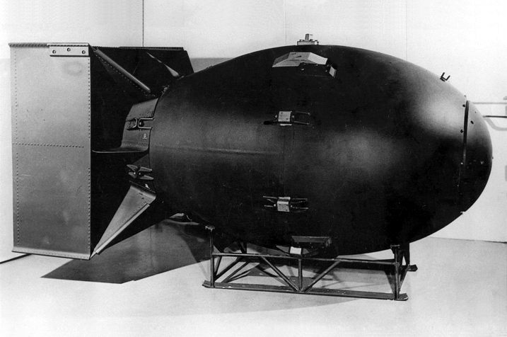 حراج بقایای هولناک بمباران اتمی هیروشیما؛ از بطری ذوب شده بر اثر انفجار تا اسناد تاریخی