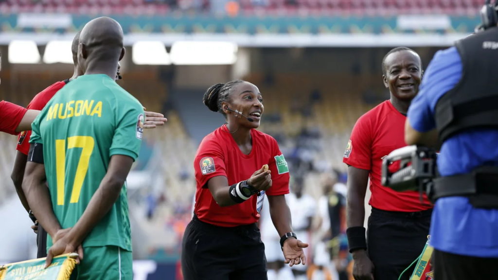 داوران زن برای اولین بار در جام جهانی مردان قضاوت می‌کنند