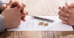 آیا طلاق توافقی نیاز به وکیل دارد؟