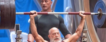 تصاویری از تمرین بدنسازی دواین جانسون و جی.کی. سیمونز در فیلم کمدی Red One 