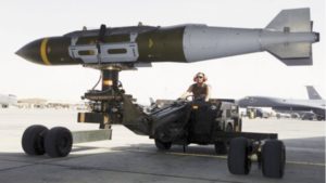 بمب نقطه زن JDAM که در شعاع 4.5 متری هدف فرود می آید