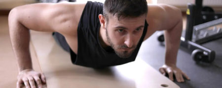 با انجام ۱۰۰ حرکت شنا در روز به مدت ۱ ماه چه اتفاقی برای بدنتان می افتد؟ + ویدیو