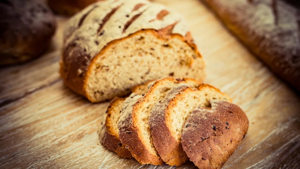 نان حزقیال چیست و چرا این‌قدر مفید است؟