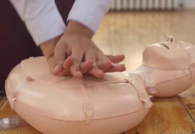 احیای قلبی ریوی یا CPR
