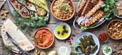 ۹ غذای اصیل و محبوب ایرانی برای مهمانی ها