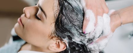 موهای خود را اشتباه نشویید؛ ۷ نکته کلیدی که هنگام شامپو زدن باید رعایت کنید + ویدیو