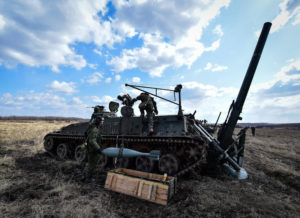 بزرگ ترین خمپاره انداز جهان ملقب به «پتک» به خط مقدم جنگ اوکراین اعزام شد