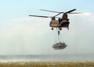 هلیکوپترها چه مقدار محموله را می توانند از زمین بلند کرده و حمل کنند؟