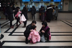 تلاش چین برای متوقف کردن کاهش جمعیت با کمک مالی به والدین