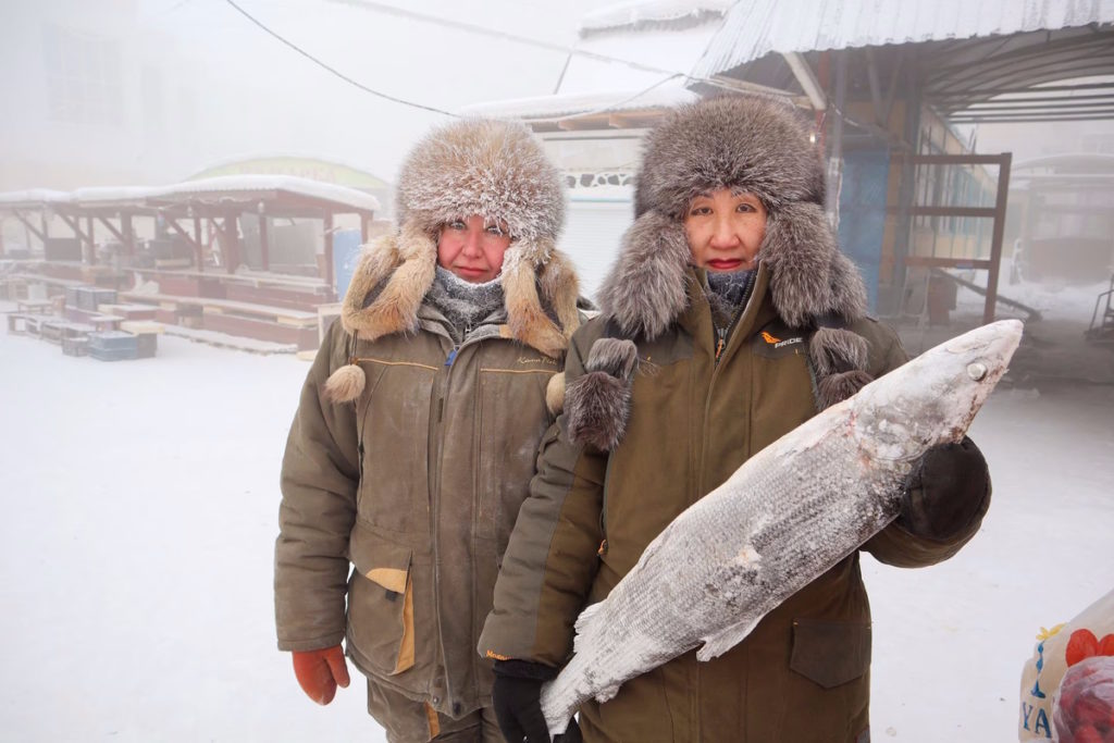 مردم سردترین شهر جهان چطور لباس می‌پوشند؟