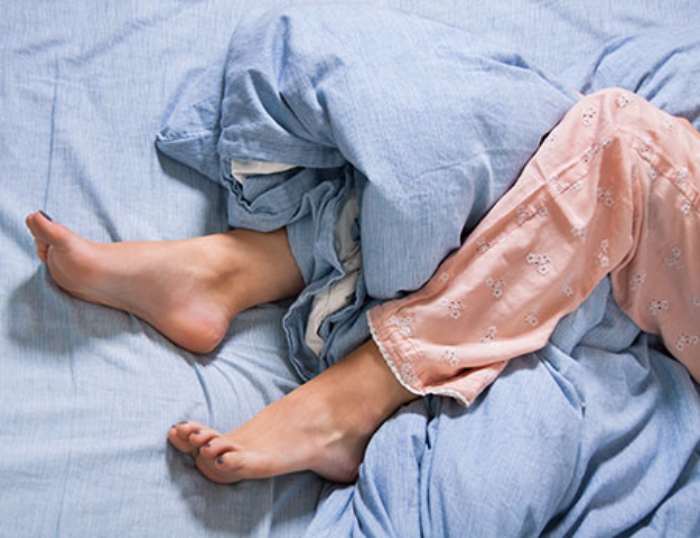 علت عرق سرد در خواب چیست؟