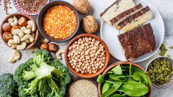برای عضله سازی چه مقدار پروتئین باید بخورید؟
