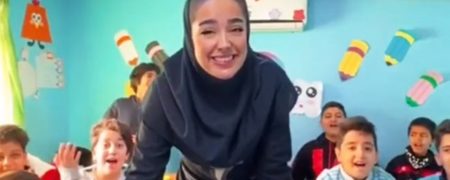 عذرخواهی خانم معلم قائمشهری که با آهنگ «گنگستر شهر آمل» مشهور شد + ویدئو