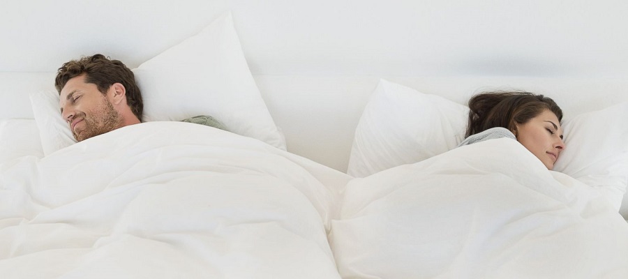 نحوه خوابیدن شما در کنار شریک زندگی تان درباره سلامت شما چه می گوید؟