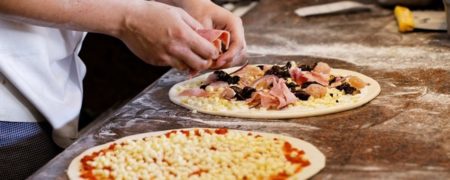 چگونه پیتزا درست کنیم؟