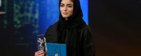 واکنش جنجالی پردیس پورعابدینی پس از دریافت سیمرغ جشنواره فیلم فجر + بیوگرافی