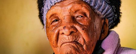 مسن‌ترین زن جهان پس از تجربه زندگی در ۳ قرن مختلف در ۱۲۸ سالگی درگذشت