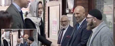 گاف کیت میدلتون در دیدار با رهبر جامعه مسلمانان در لندن [تماشا کنید]