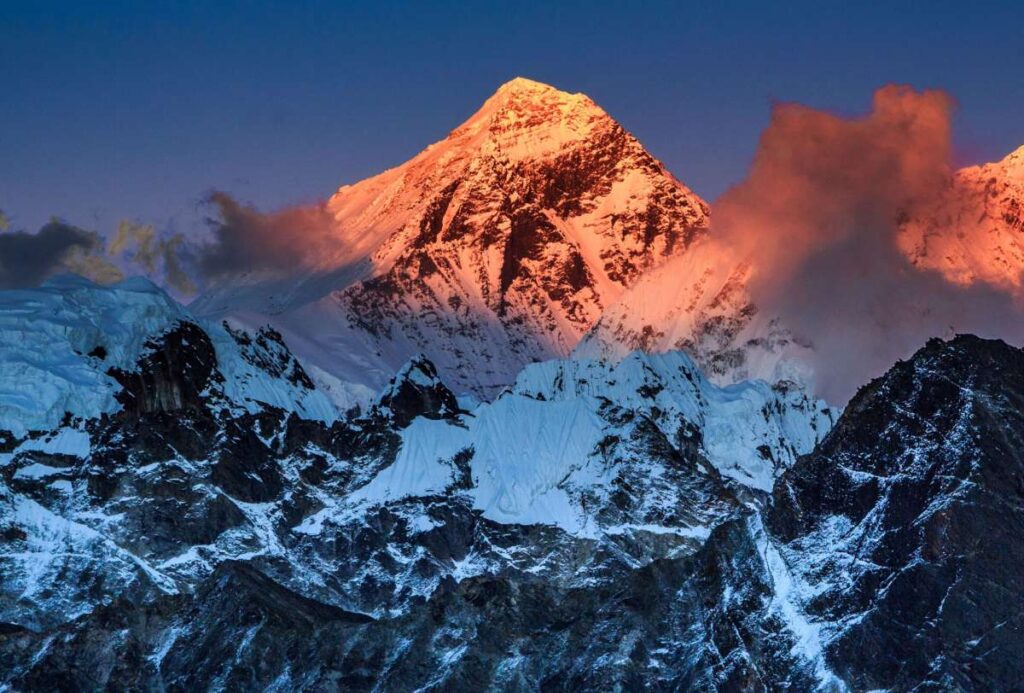 مرتفع ترین کوه ها در قاره‌های مختلف جهان + اینفوگرافیک