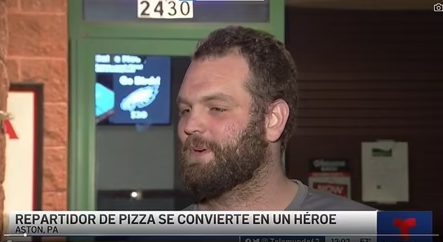 کمک پیک پیتزا در تعقیب و گریز پلیس و گرفتن مظنون فراری