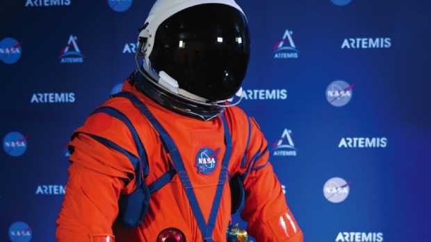 معرفی فضانوردانی که در ماموریت ناسا بر روی ماه قدم می گذارند