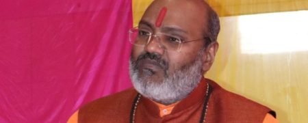 یک راهب هندو خواستار حمله به مکه شده و زمزم را رود مقدسِ هندوها دانست + ویدیو