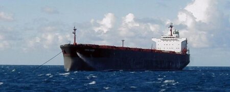 تصاویر توقیف نفتکش آمریکا توسط نیروی دریایی ارتش ایران در دریای عمان + ویدئو