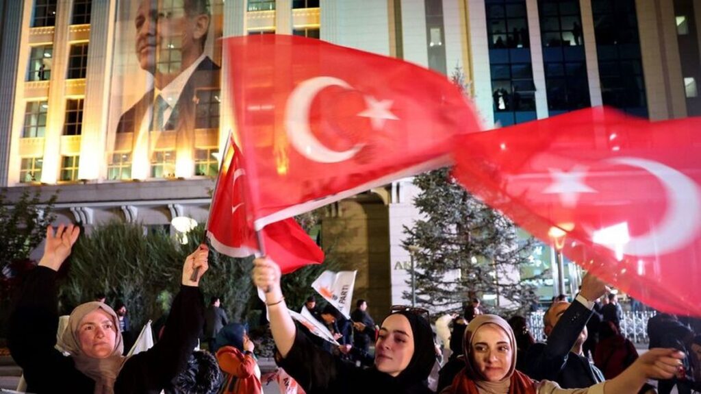 ماجرای اجباری بودن شرکت در انتخابات ترکیه و حواشی آن در ایران + ویدیو