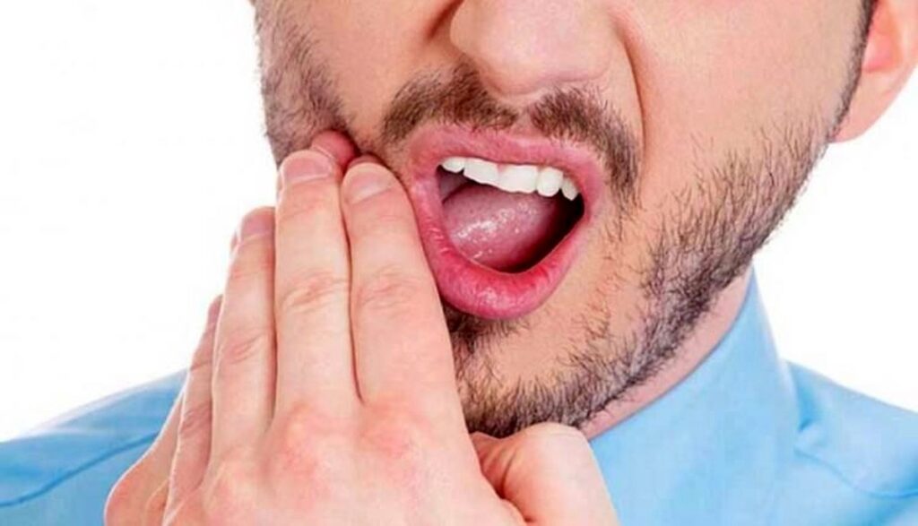 ۷ روش تسکین دندان درد در منزل/ چطور با درمان خانگی دندان درد خود را تسکین دهیم