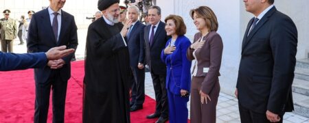 از دو زن سوری که بدون حجاب به استقبال سید ابراهیم رئیسی رفتند چه می‌دانیم؟