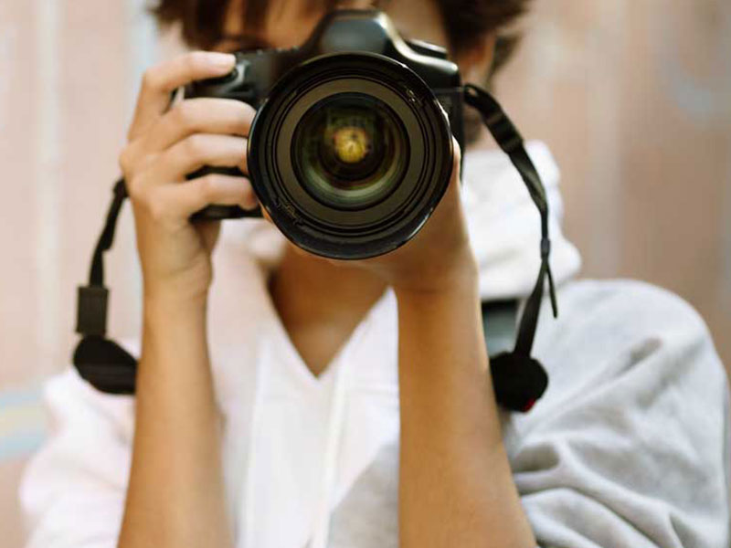 آموزش عکاسی سروش جاوید یکی از جامع‌ترین دوره‌های عکاسی است که افراد می‌توانند با بهره از آن به یک عکاس حرفه‌ای تبدیل شوند.