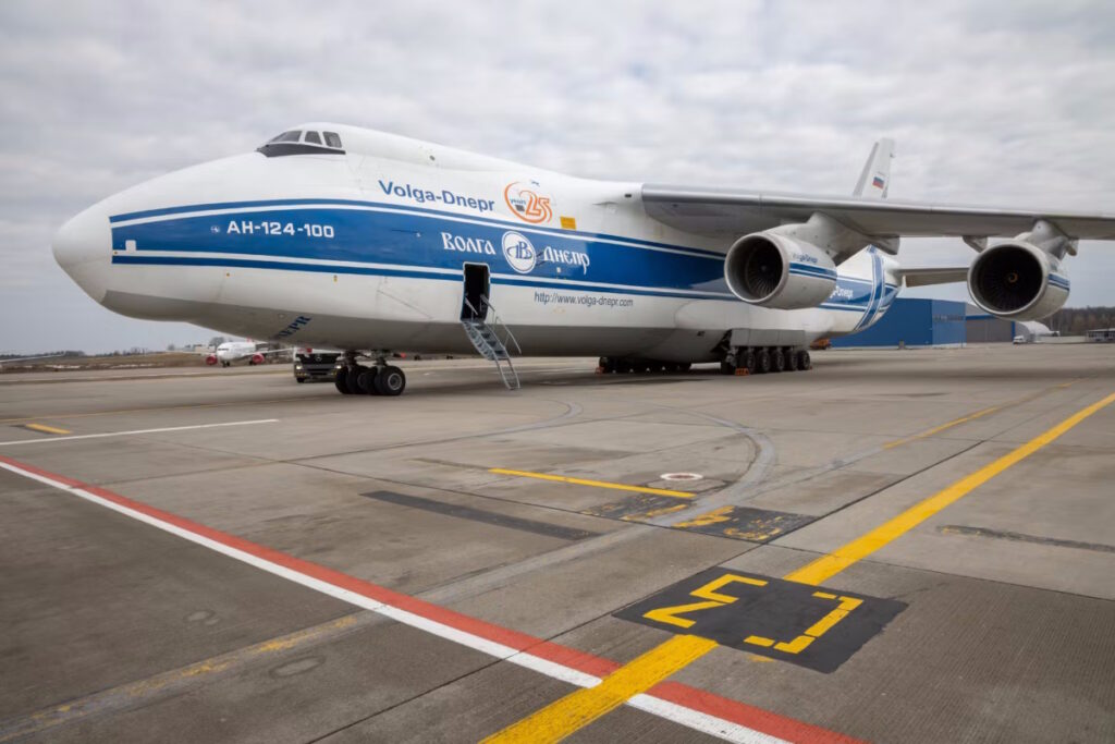 An-124 Ruslan؛ بزرگ ترین هواپیمای جهان متعلق به روسیه که کانادا تحویل اوکراین داد